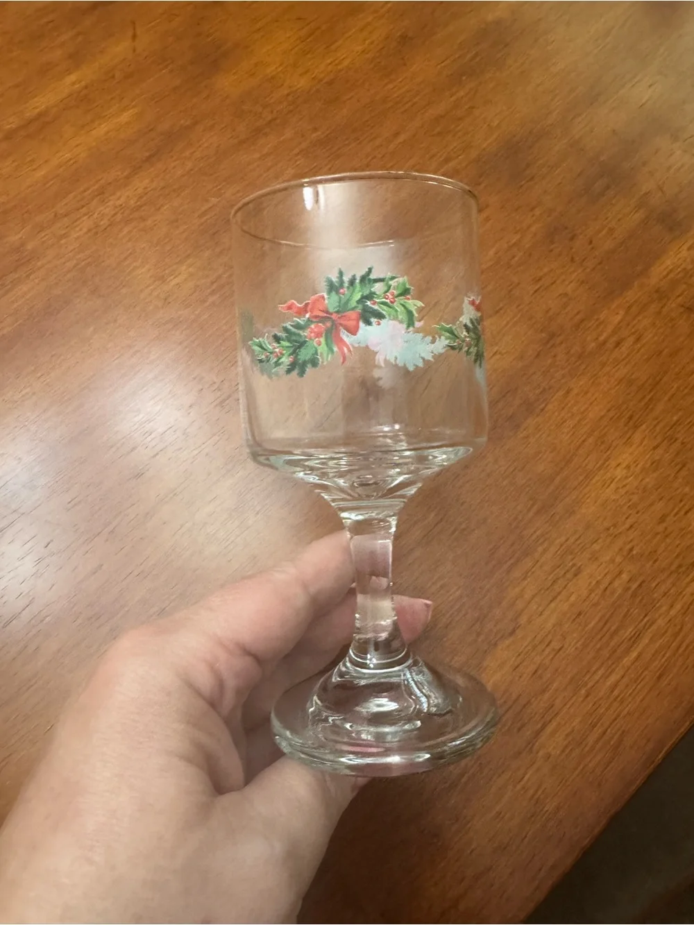 Pfaltzgraff Christmas Heritage Festive Holly-Trim Wine Goblet set of 4